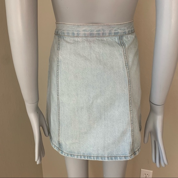 BDG Light Blue Denim Snap Front Pocket Mini Skirt Size Small - Picture 8 of 15